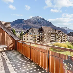  Appartement Sunny Duplex W Balcony And Parking 5 Min From The Lake In - Welkeys