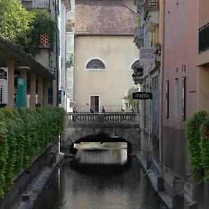  Appartement Le Gruffaz - Hyper Centre, Balcon Sur Canal